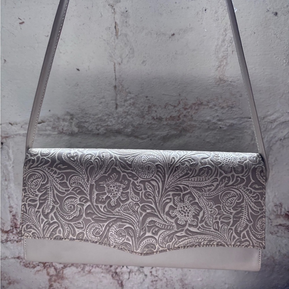 Vintage boutique cream colored Embossed Shoulder Bag - NWT - leather-like